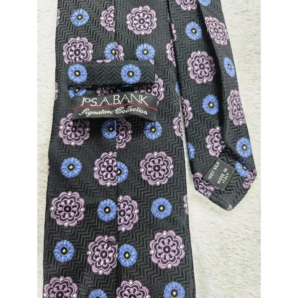 Jos A Bank Signature 100% Silk Tie Made Italy Black Purple Blue Floral Necktie